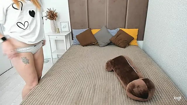 BettyBloom69 online show from 10-11-25, 04:33