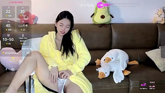 Snapshot of Yilin1999 chatting on 12-14-24, 08:18 Yilin1999 online show from 12-14-24, 08:18