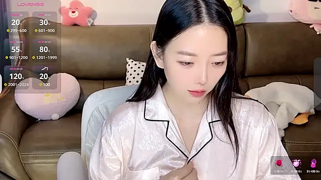 Snapshot of Yilin1999 chatting on 01-18-25, 03:09 Yilin1999 online show from 01-18-25, 03:09