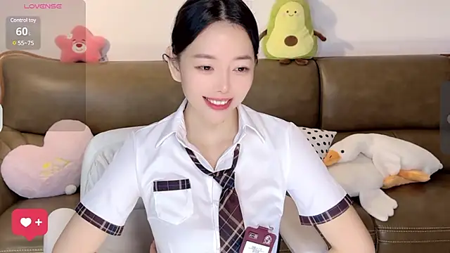 Snapshot of Yilin1999 chatting on 02-25-25, 03:52 Yilin1999 online show from 02-25-25, 03:52