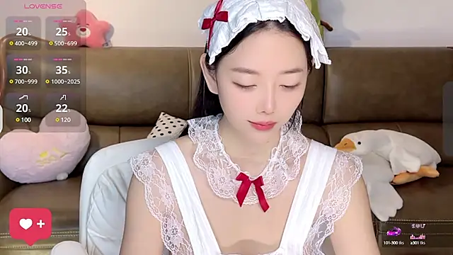 Snapshot of Yilin1999 chatting on 02-27-25, 02:10 Yilin1999 online show from 02-27-25, 02:10