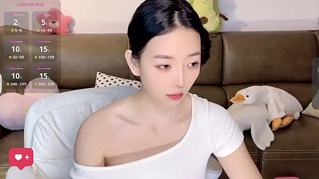 Snapshot of Yilin1999 chatting on 03-08-25, 04:06 Yilin1999 online show from 03-08-25, 04:06