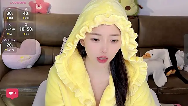 Snapshot of Yilin1999 chatting on 03-09-25, 07:23 Yilin1999 online show from 03-09-25, 07:23