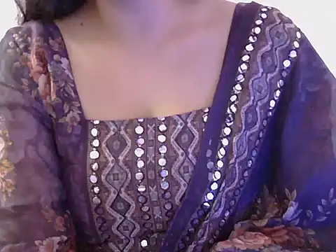 Snapshot of diva-22 chatting on 02-11-25, 12:58 diva-22 online show from 02-11-25, 12:58