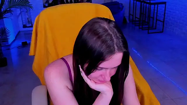 LisaElfy online show from 01-14-25, 07:00