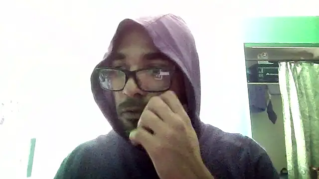 Snapshot of _______the chatting on 12-13-25, 07:53 the online show from 12-13-25, 07:53