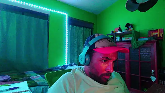        the online show from 03-08-26, 02:15