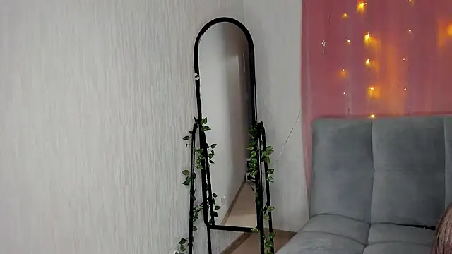 LinaCristonsen online show from 01-17-25, 06:23