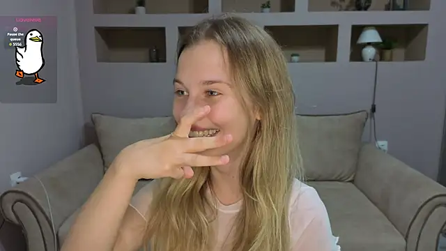 LinaCristonsen online show from 09-10-25, 05:24