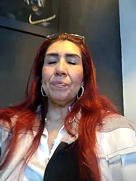 Snapshot of Perla_Franco chatting on 11-24-25, 05:07 Perla Franco online show from 11-24-25, 05:07