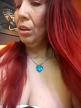 Snapshot of Perla_Franco chatting on 11-28-25, 05:32 Perla Franco online show from 11-28-25, 05:32