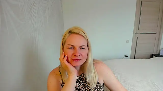 Snapshot of Alicee_Gracee chatting on 03-27-26, 07:36 Alicee Gracee online show from 03-27-26, 07:36