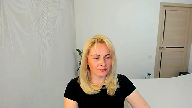 Snapshot of Alicee_Gracee chatting on 03-28-26, 04:50 Alicee Gracee online show from 03-28-26, 04:50