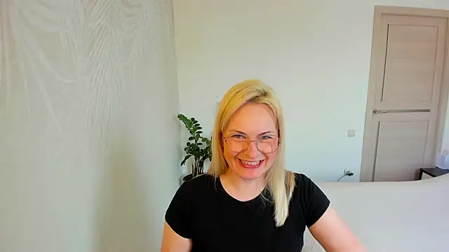 Snapshot of Alicee_Gracee chatting on 03-30-26, 08:48 Alicee Gracee online show from 03-30-26, 08:48