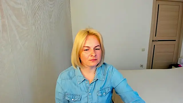 Snapshot of Alicee_Gracee chatting on 04-19-26, 11:42 Alicee Gracee online show from 04-19-26, 11:42
