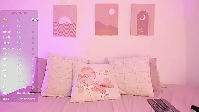 Snapshot of Mia_Heartt chatting on 02-17-25, 09:52 Mia Heartt online show from 02-17-25, 09:52