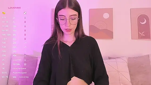 Snapshot of Mia_Heartt chatting on 03-18-25, 10:15 Mia Heartt online show from 03-18-25, 10:15