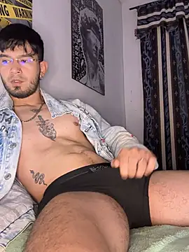 Snapshot of Anthony-Martin chatting on 02-14-25, 01:51 Anthony-Martin online show from 02-14-25, 01:51