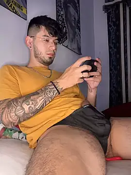 Snapshot of Anthony-Martin chatting on 02-26-25, 03:19 Anthony-Martin online show from 02-26-25, 03:19