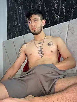 Snapshot of Anthony-Martin chatting on 03-05-25, 03:07 Anthony-Martin online show from 03-05-25, 03:07