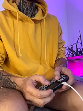 Snapshot of Anthony-Martin chatting on 11-20-25, 12:27 Anthony-Martin online show from 11-20-25, 12:27