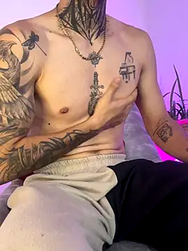 Snapshot of Anthony-Martin chatting on 11-21-25, 12:48 Anthony-Martin online show from 11-21-25, 12:48