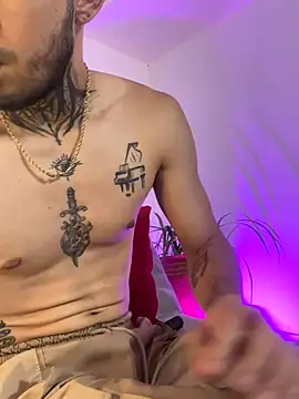 Snapshot of Anthony-Martin chatting on 11-26-25, 01:12 Anthony-Martin online show from 11-26-25, 01:12