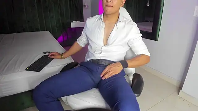 Lucii fer  online show from 10-17-25, 11:57