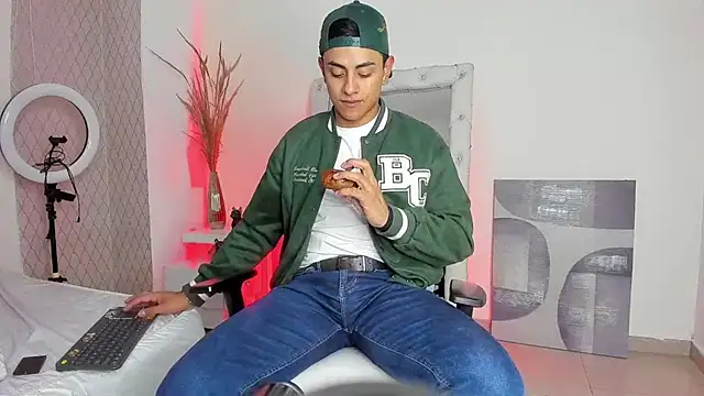 Lucii fer  online show from 04-28-26, 11:59