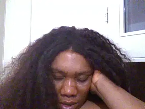 Snapshot of bonbonaumiel chatting on 12-02-24, 01:47 bonbonaumiel online show from 12-02-24, 01:47