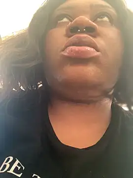 Snapshot of bonbonaumiel chatting on 01-01-25, 02:09 bonbonaumiel online show from 01-01-25, 02:09