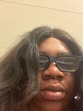 Snapshot of bonbonaumiel chatting on 01-04-25, 05:16 bonbonaumiel online show from 01-04-25, 05:16