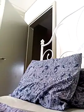 Snapshot of bonbonaumiel chatting on 01-17-25, 08:13 bonbonaumiel online show from 01-17-25, 08:13