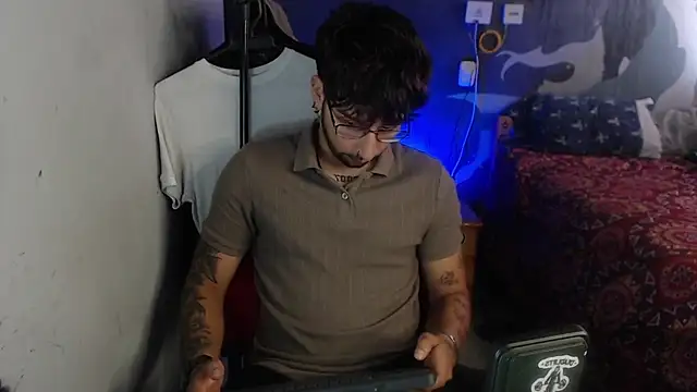 Dereck Dickson online show from 11-22-25, 04:11