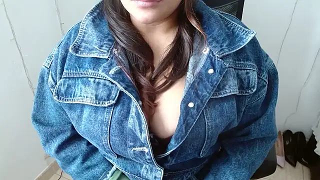 Snapshot of miss_evoleth2 chatting on 01-14-26, 05:29 miss evoleth2 online show from 01-14-26, 05:29