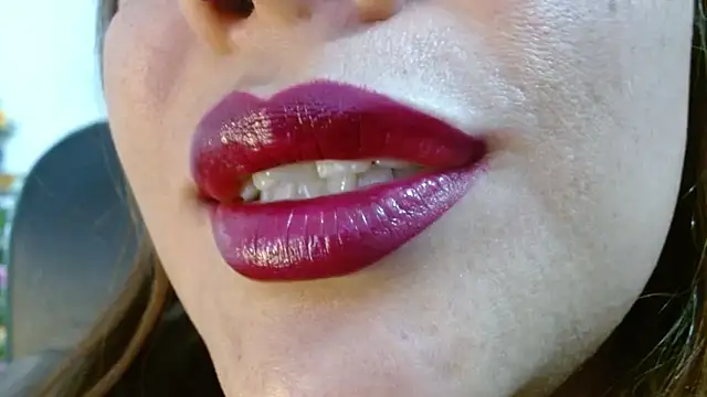 Snapshot of miss_evoleth2 chatting on 02-18-26, 03:52 miss evoleth2 online show from 02-18-26, 03:52