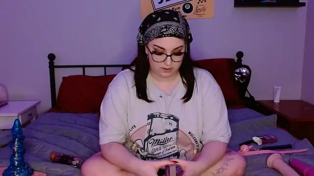 Snapshot of CherryDakota chatting on 02-22-25, 02:17 CherryDakota online show from 02-22-25, 02:17