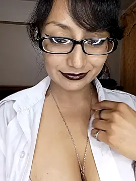 Snapshot of Lucy_Chery chatting on 12-17-25, 12:05 Lucy Chery online show from 12-17-25, 12:05