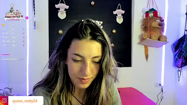 Snapshot of queen-natty chatting on 12-19-24, 09:51 queen-natty online show from 12-19-24, 09:51