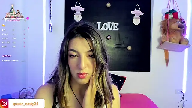 Snapshot of queen-natty chatting on 12-23-24, 04:55 queen-natty online show from 12-23-24, 04:55