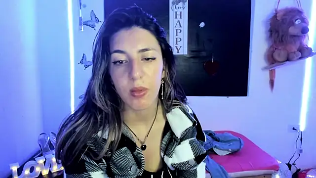 Snapshot of queen-natty chatting on 03-09-25, 06:39 queen-natty online show from 03-09-25, 06:39