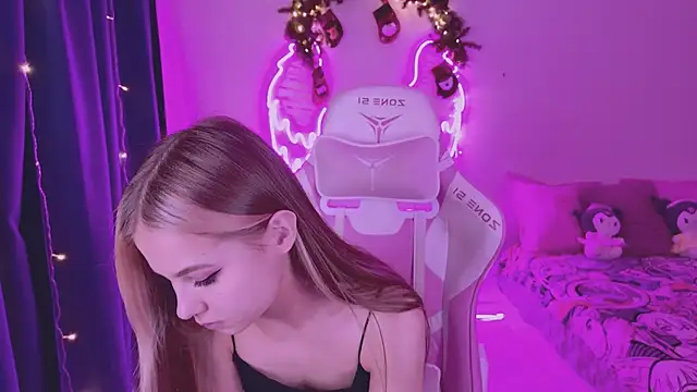 Snapshot of tikkisa chatting on 12-26-24, 05:51 tikkisa online show from 12-26-24, 05:51