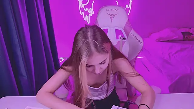 Snapshot of tikkisa chatting on 02-01-25, 09:40 tikkisa online show from 02-01-25, 09:40