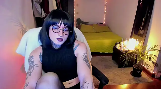 ShiiraVelkor online show from 02-13-25, 01:05