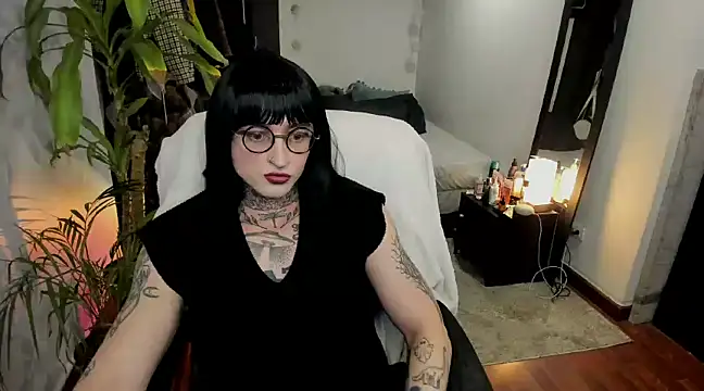 ShiiraVelkor online show from 03-18-25, 10:26