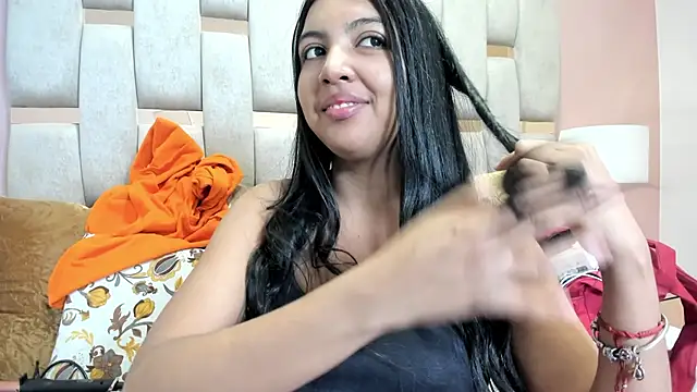 nicole fisherr online show from 10-10-25, 04:00