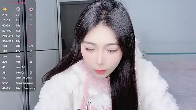 Snapshot of White-Star chatting on 12-25-24, 07:24 White-Star online show from 12-25-24, 07:24