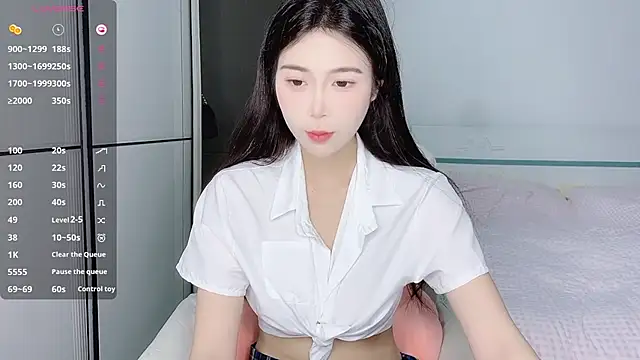 Snapshot of White-Star chatting on 12-27-24, 04:21 White-Star online show from 12-27-24, 04:21