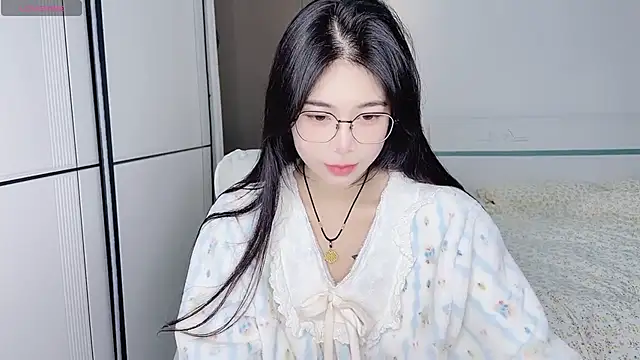 Snapshot of White-Star chatting on 01-14-25, 03:01 White-Star online show from 01-14-25, 03:01