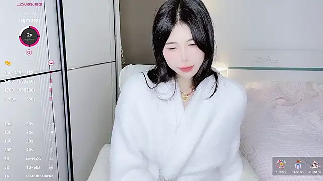 Snapshot of White-Star chatting on 02-04-25, 11:16 White-Star online show from 02-04-25, 11:16